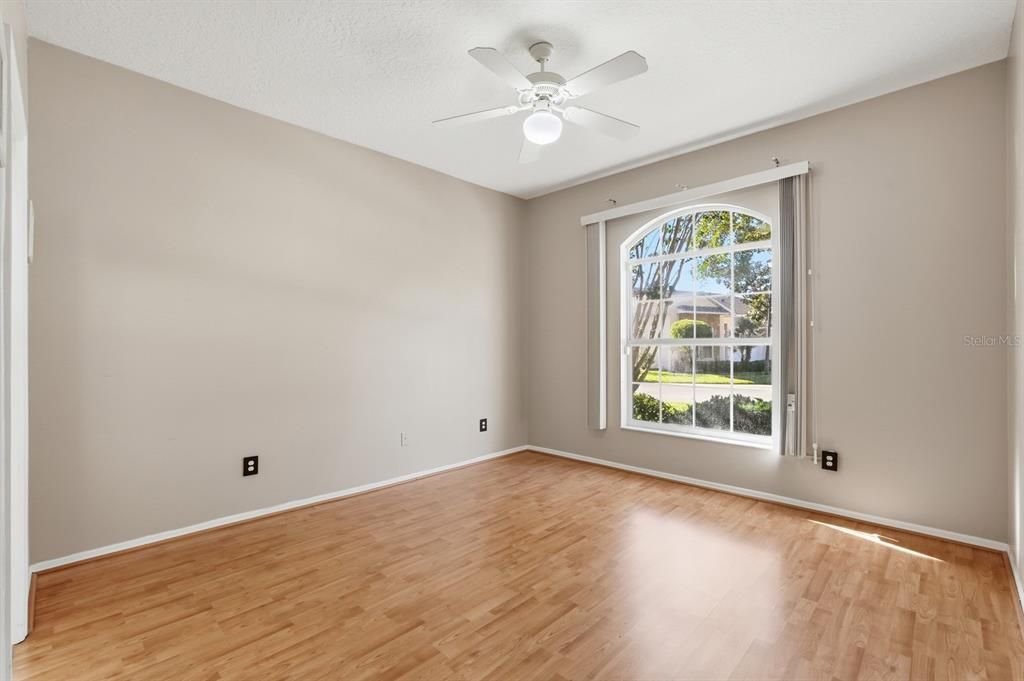 На продажу: $299,000 (3 спален, 2 ванн, 1369 Квадратных фут)