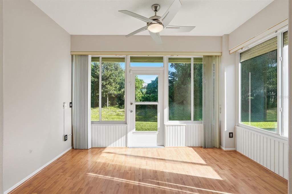 На продажу: $299,000 (3 спален, 2 ванн, 1369 Квадратных фут)