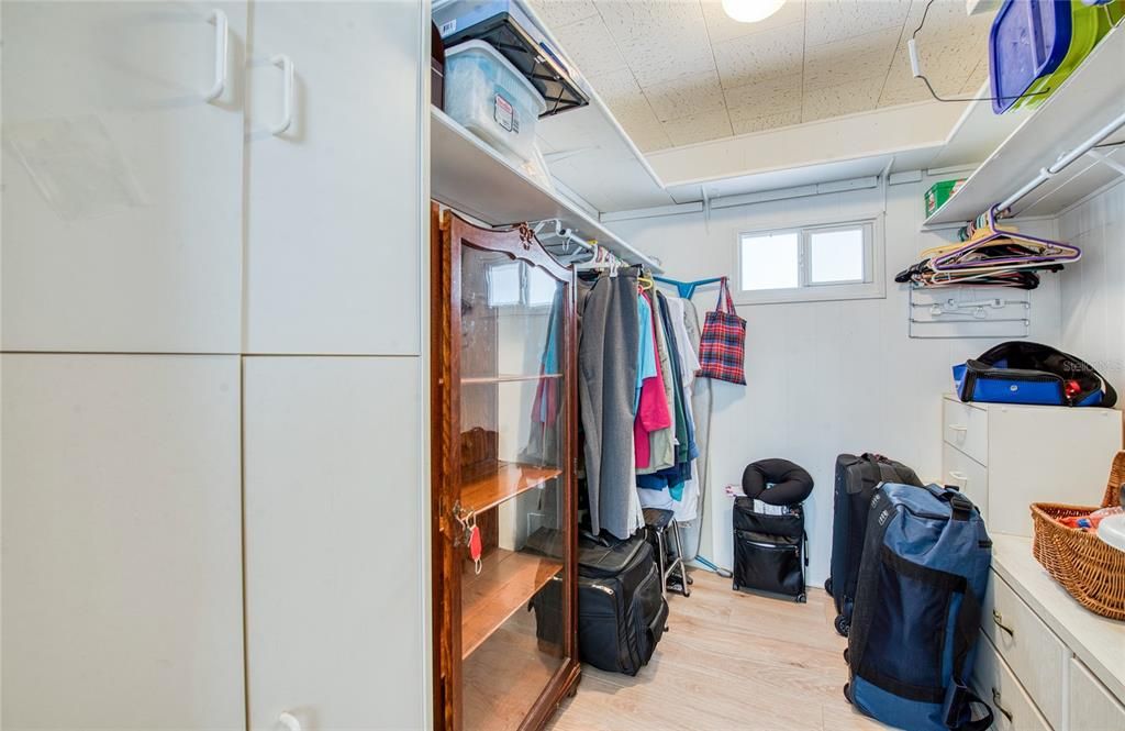 待售: $380,000 (2 贝兹, 2 浴室, 1380 平方英尺)