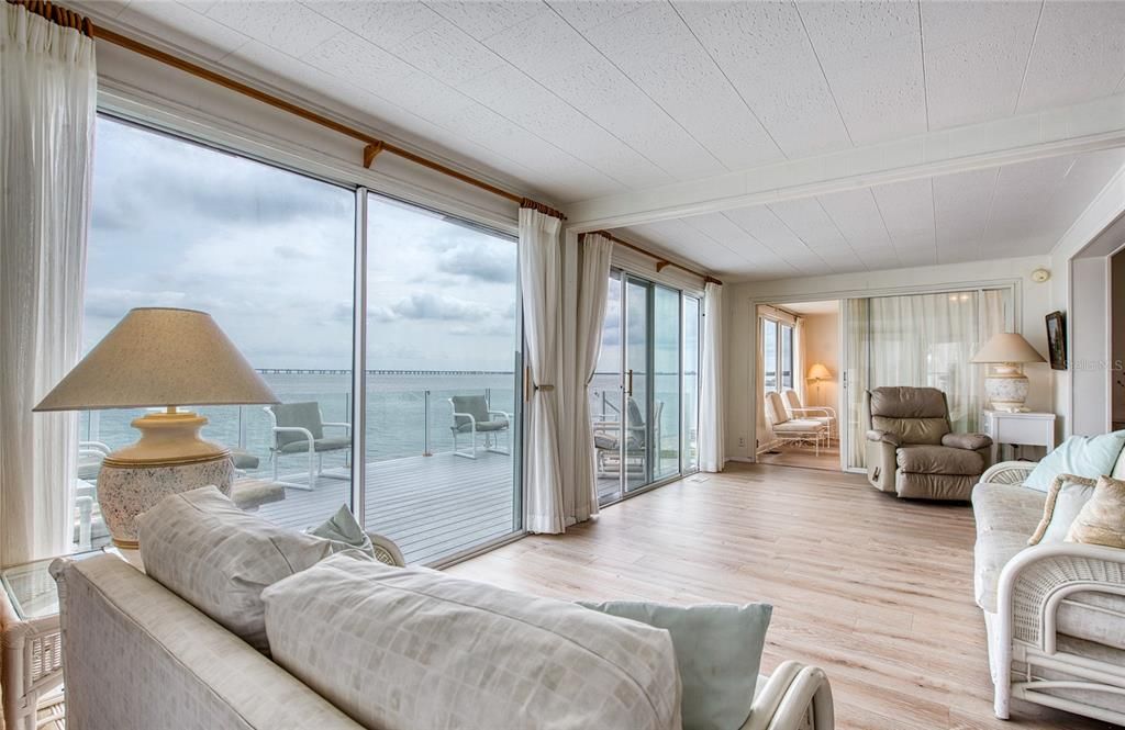 待售: $380,000 (2 贝兹, 2 浴室, 1380 平方英尺)