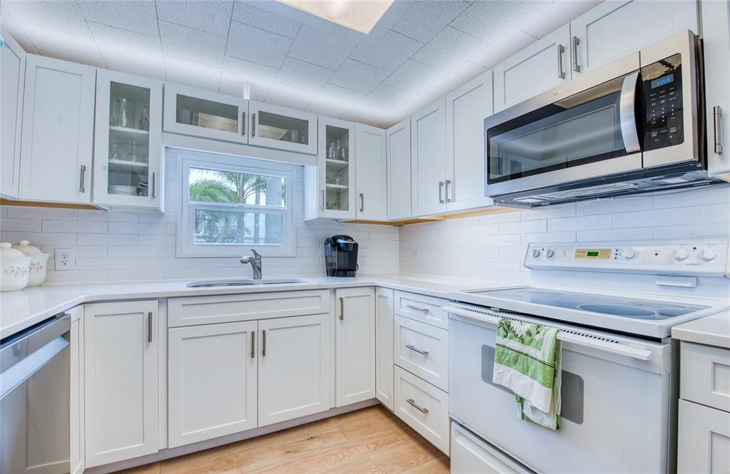 待售: $380,000 (2 贝兹, 2 浴室, 1380 平方英尺)