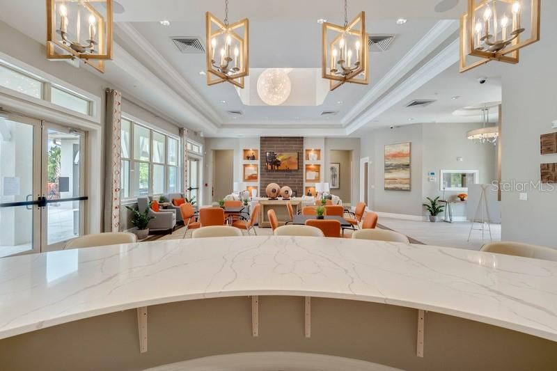 合同活跃: $478,000 (4 贝兹, 2 浴室, 2034 平方英尺)