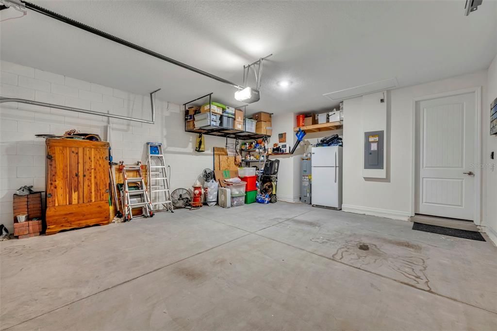 合同活跃: $478,000 (4 贝兹, 2 浴室, 2034 平方英尺)