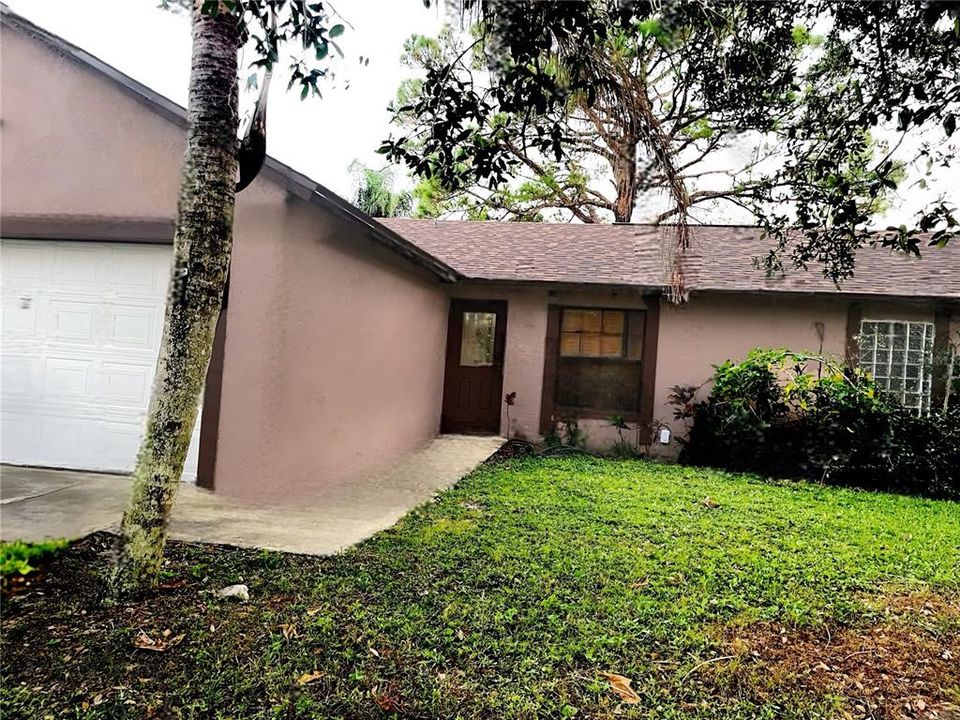 For Sale: $240,000 (3 beds, 2 baths, 1100 Square Feet)