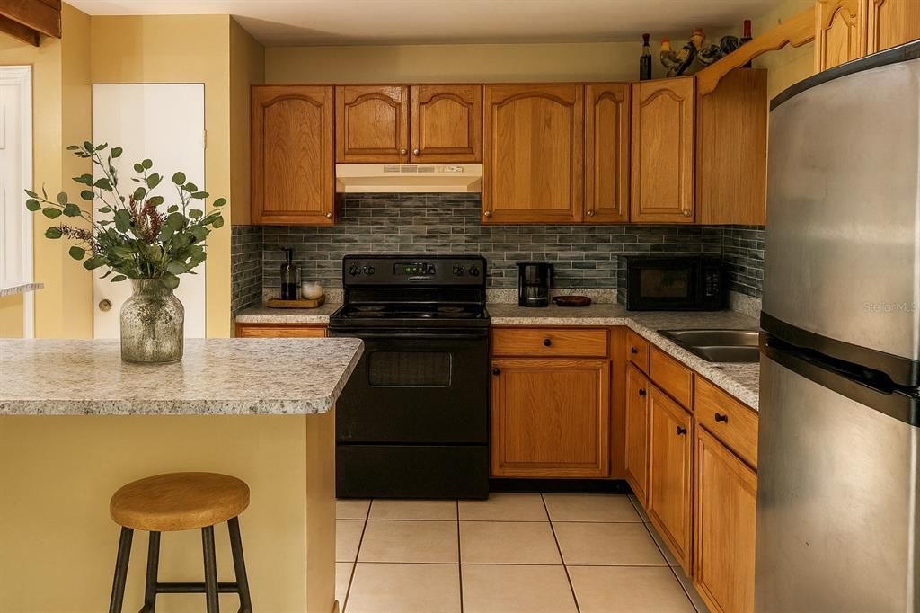 For Sale: $240,000 (3 beds, 2 baths, 1100 Square Feet)