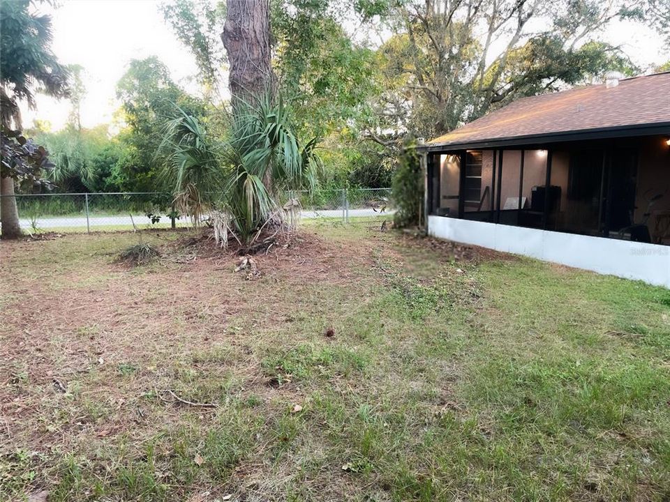 For Sale: $240,000 (3 beds, 2 baths, 1100 Square Feet)