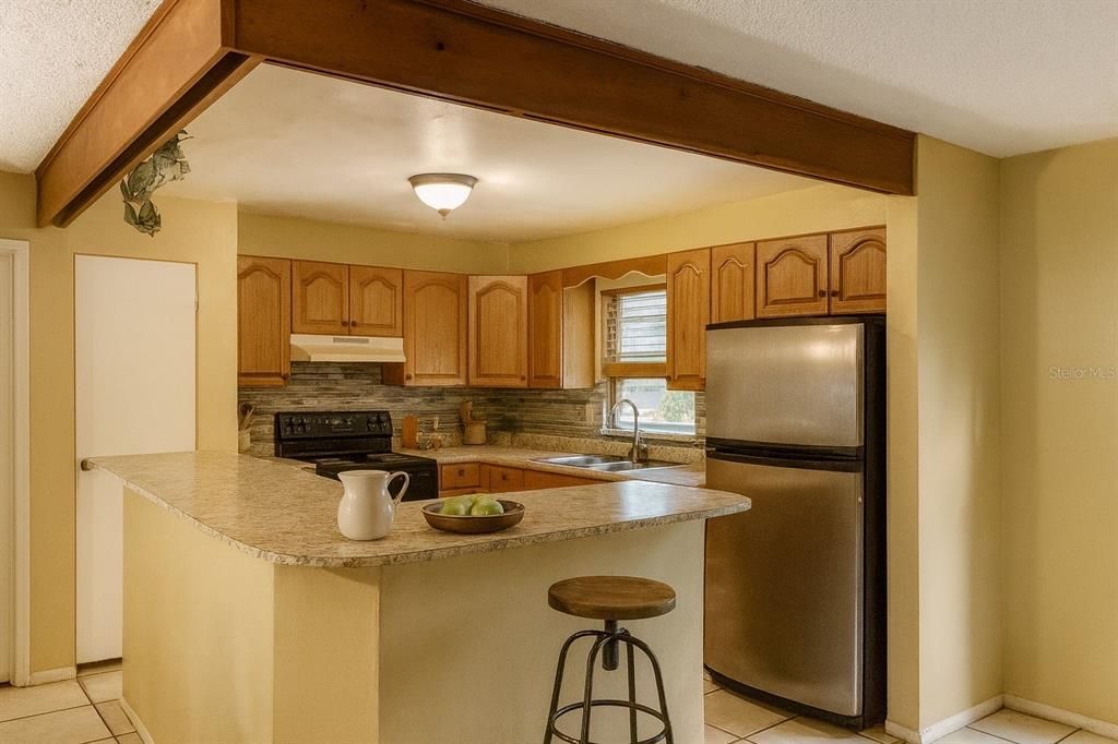 For Sale: $240,000 (3 beds, 2 baths, 1100 Square Feet)