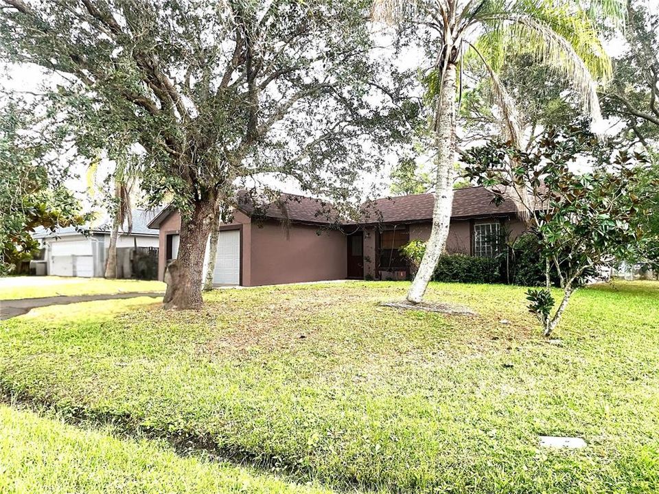 For Sale: $240,000 (3 beds, 2 baths, 1100 Square Feet)