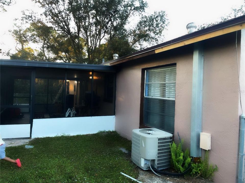 For Sale: $240,000 (3 beds, 2 baths, 1100 Square Feet)