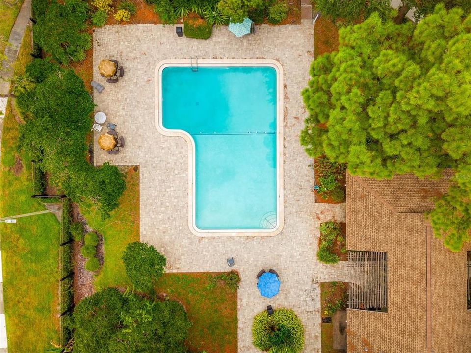 For Sale: $220,000 (2 beds, 1 baths, 998 Square Feet)