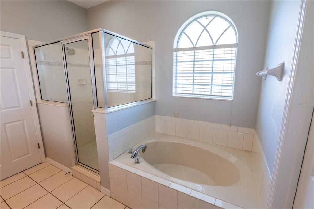 For Sale: $650,000 (5 beds, 3 baths, 2897 Square Feet)