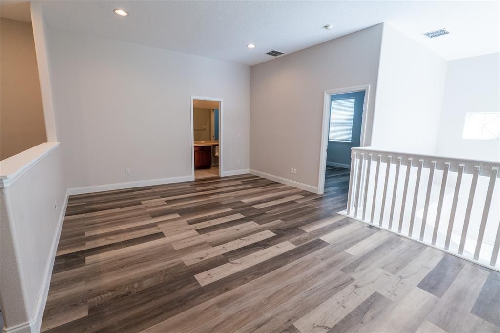 For Sale: $650,000 (5 beds, 3 baths, 2897 Square Feet)