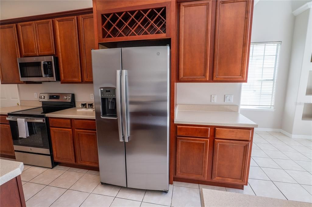 For Sale: $650,000 (5 beds, 3 baths, 2897 Square Feet)