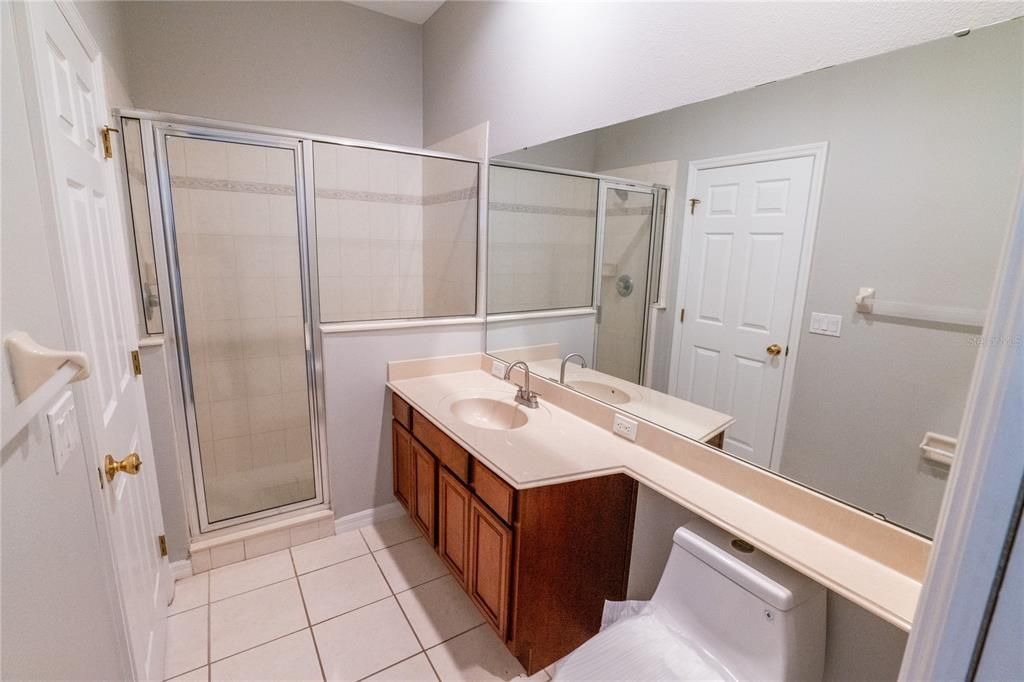 For Sale: $650,000 (5 beds, 3 baths, 2897 Square Feet)