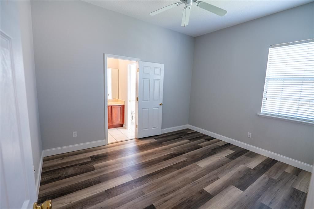 For Sale: $650,000 (5 beds, 3 baths, 2897 Square Feet)