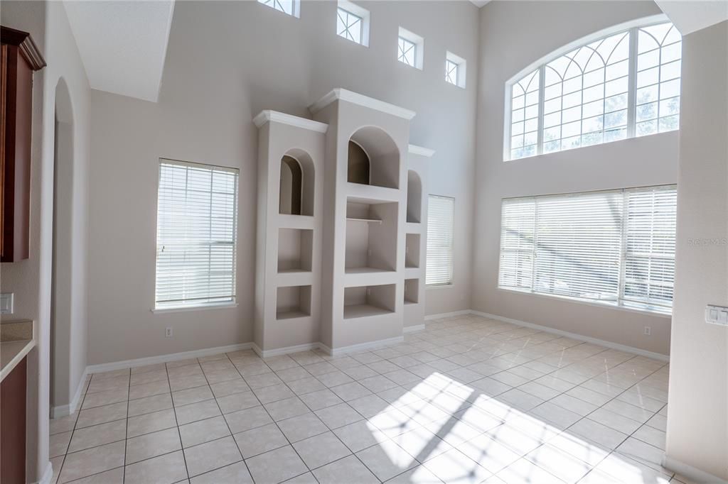 For Sale: $650,000 (5 beds, 3 baths, 2897 Square Feet)