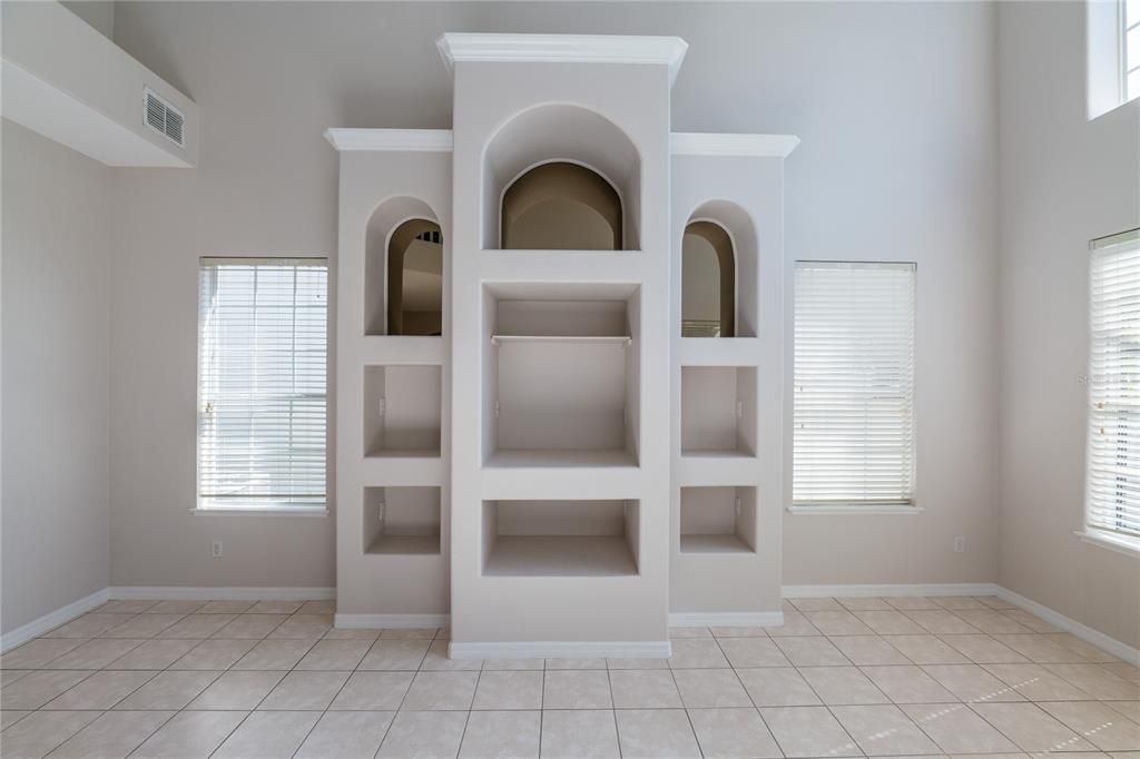 For Sale: $650,000 (5 beds, 3 baths, 2897 Square Feet)