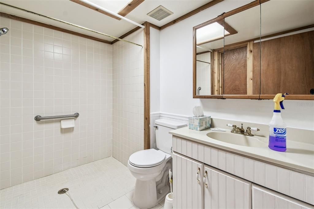 Active With Contract: $420,000 (3 beds, 2 baths, 1760 Square Feet)