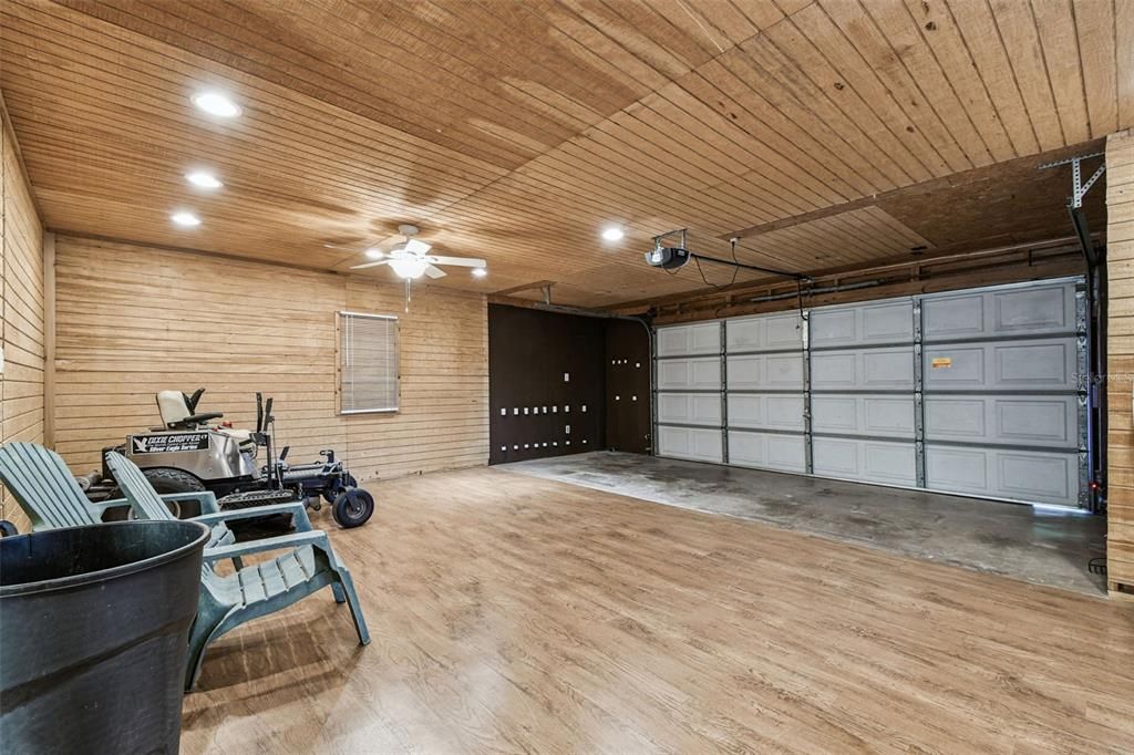 Active With Contract: $420,000 (3 beds, 2 baths, 1760 Square Feet)