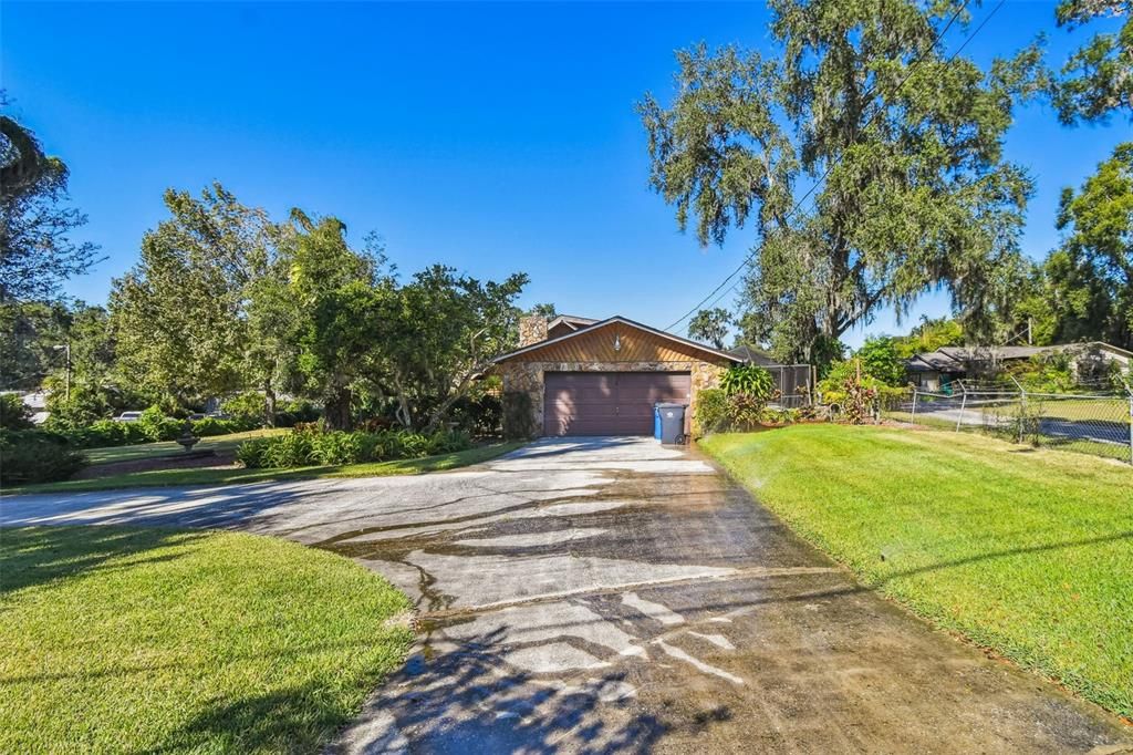 Active With Contract: $420,000 (3 beds, 2 baths, 1760 Square Feet)