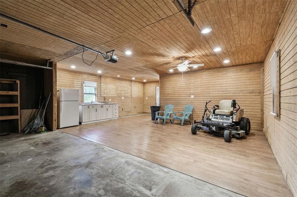 Active With Contract: $420,000 (3 beds, 2 baths, 1760 Square Feet)