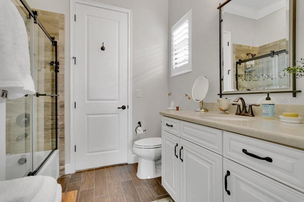 En Venta: $1,375,000 (4 camas, 3 baños, 3246 Pies cuadrados)