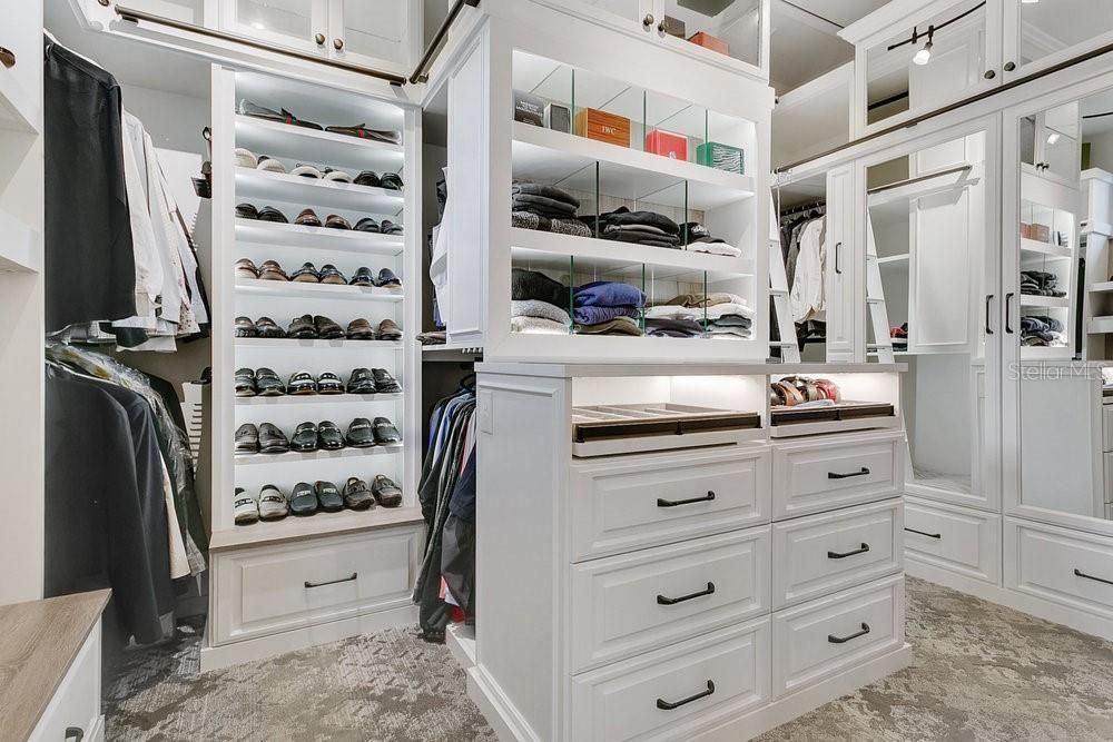 En Venta: $1,375,000 (4 camas, 3 baños, 3246 Pies cuadrados)