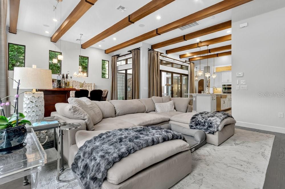 En Venta: $1,375,000 (4 camas, 3 baños, 3246 Pies cuadrados)