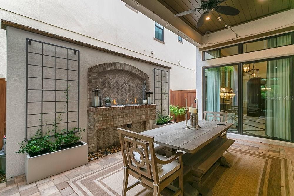 En Venta: $1,375,000 (4 camas, 3 baños, 3246 Pies cuadrados)