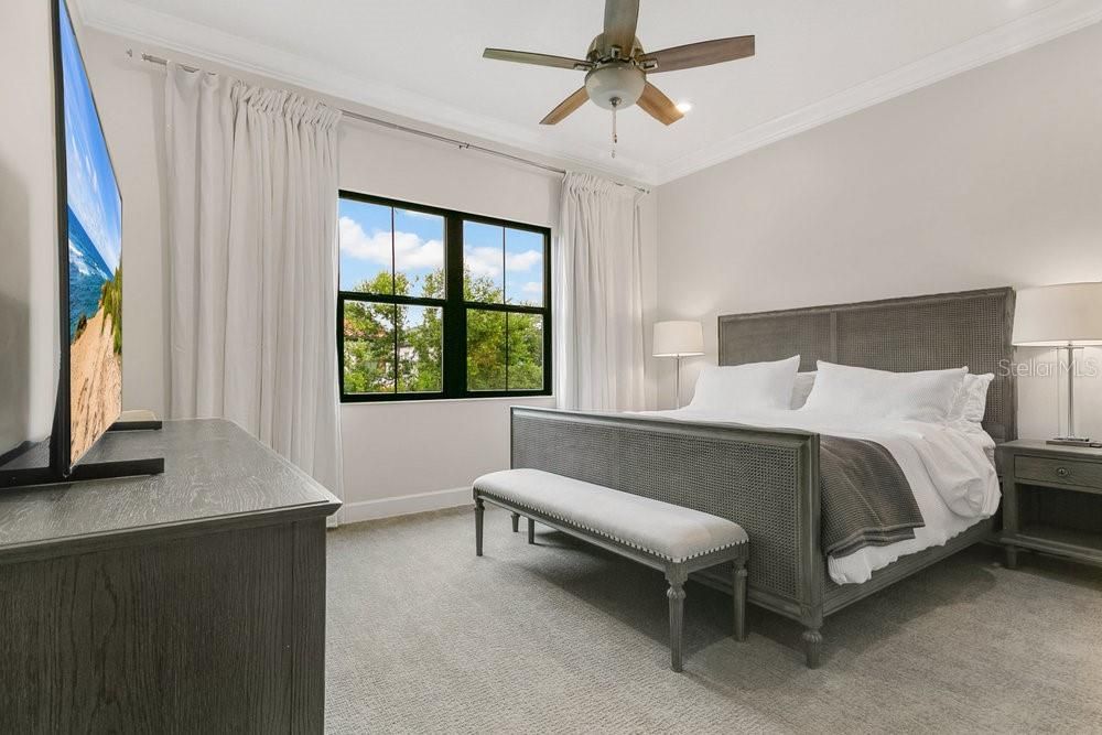 En Venta: $1,375,000 (4 camas, 3 baños, 3246 Pies cuadrados)