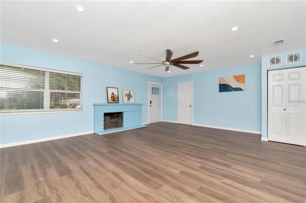 待售: $394,000 (3 贝兹, 2 浴室, 1642 平方英尺)