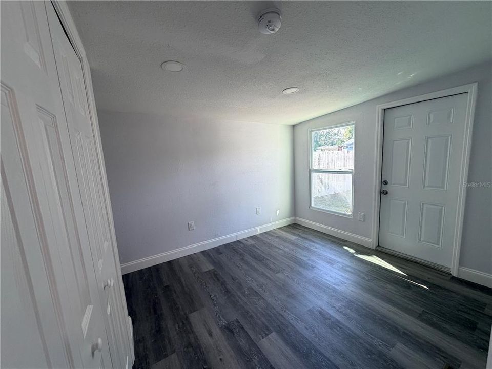 For Sale: $449,900 (4 beds, 2 baths, 1986 Square Feet)