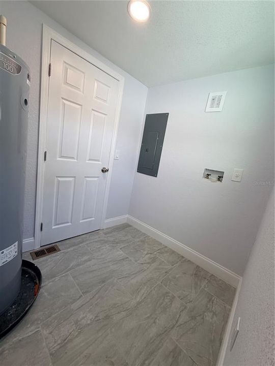 For Sale: $449,900 (4 beds, 2 baths, 1986 Square Feet)