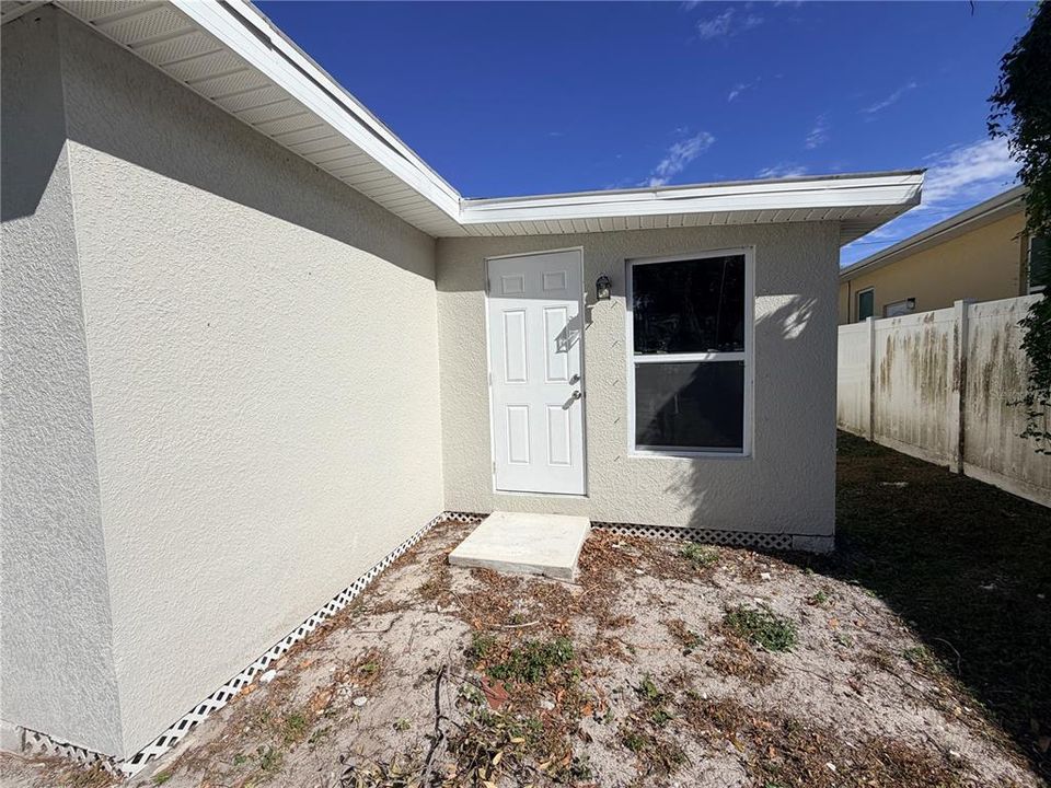 For Sale: $449,900 (4 beds, 2 baths, 1986 Square Feet)