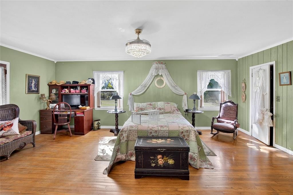 For Sale: $759,900 (3 beds, 2 baths, 3078 Square Feet)