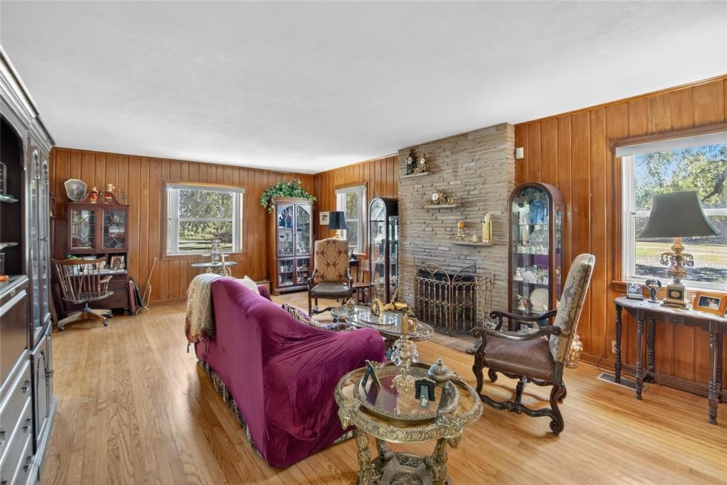 For Sale: $759,900 (3 beds, 2 baths, 3078 Square Feet)