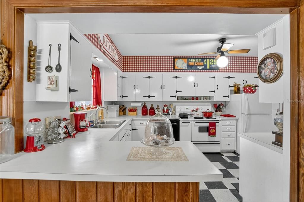 For Sale: $759,900 (3 beds, 2 baths, 3078 Square Feet)