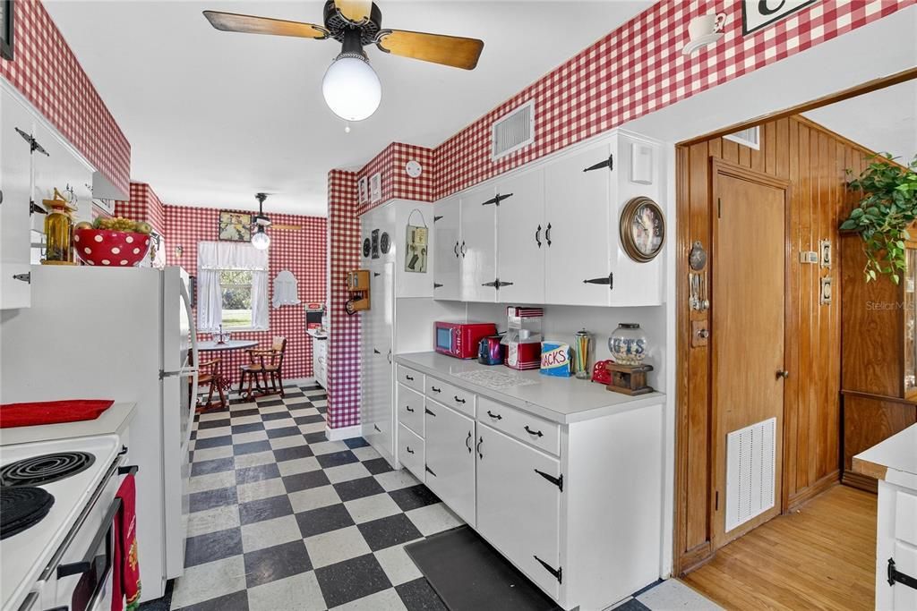 For Sale: $759,900 (3 beds, 2 baths, 3078 Square Feet)