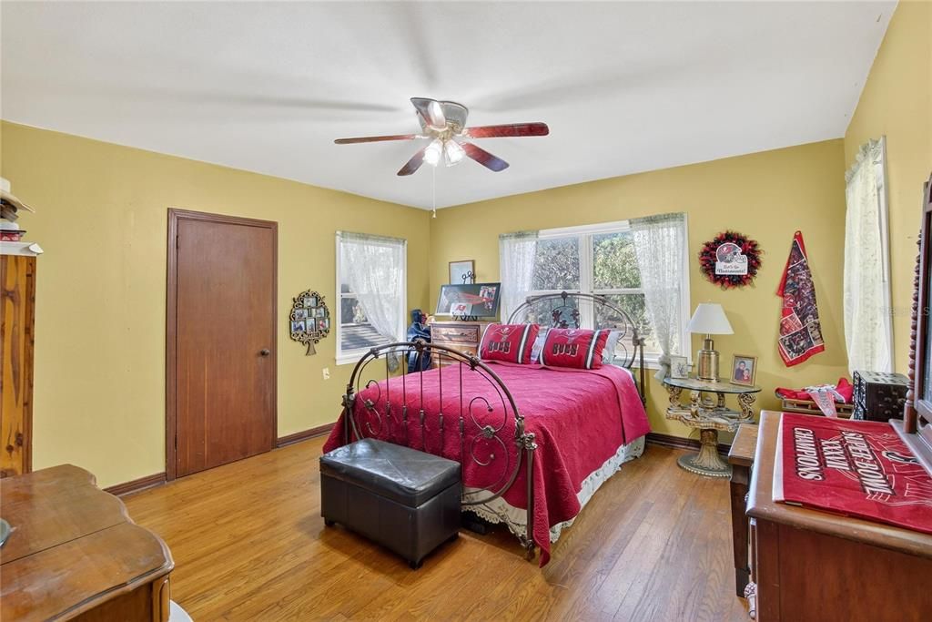 For Sale: $759,900 (3 beds, 2 baths, 3078 Square Feet)