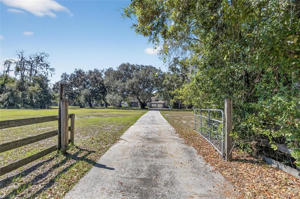 For Sale: $759,900 (3 beds, 2 baths, 3078 Square Feet)