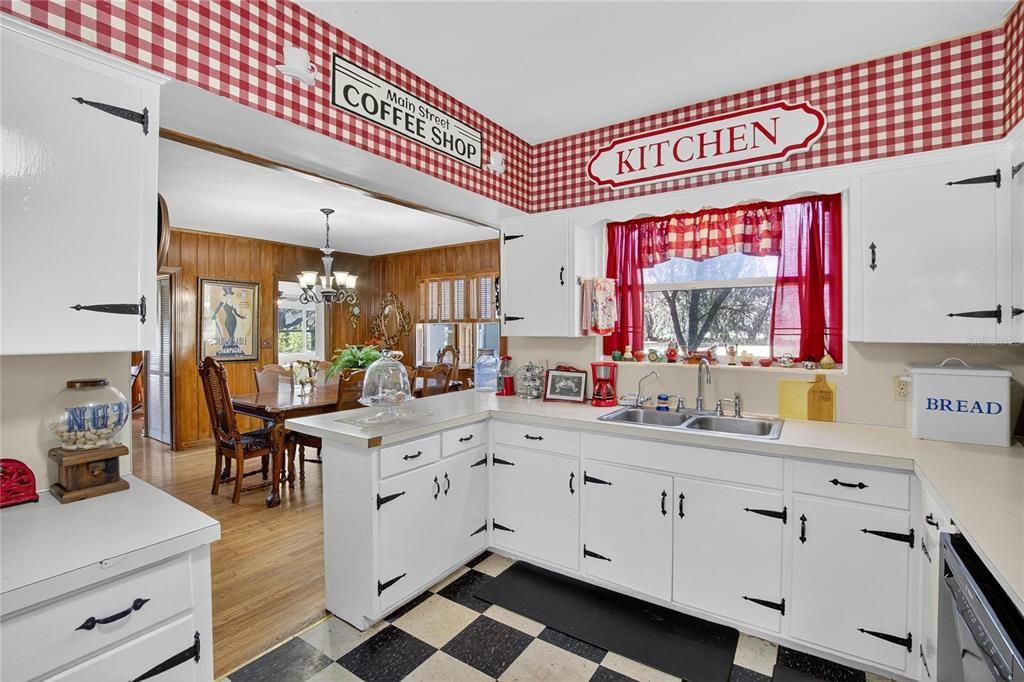 For Sale: $759,900 (3 beds, 2 baths, 3078 Square Feet)