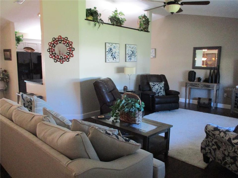 For Sale: $249,000 (2 beds, 2 baths, 1678 Square Feet)