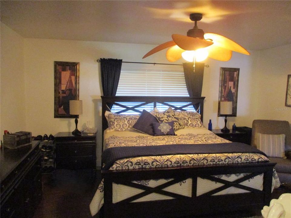 For Sale: $249,000 (2 beds, 2 baths, 1678 Square Feet)