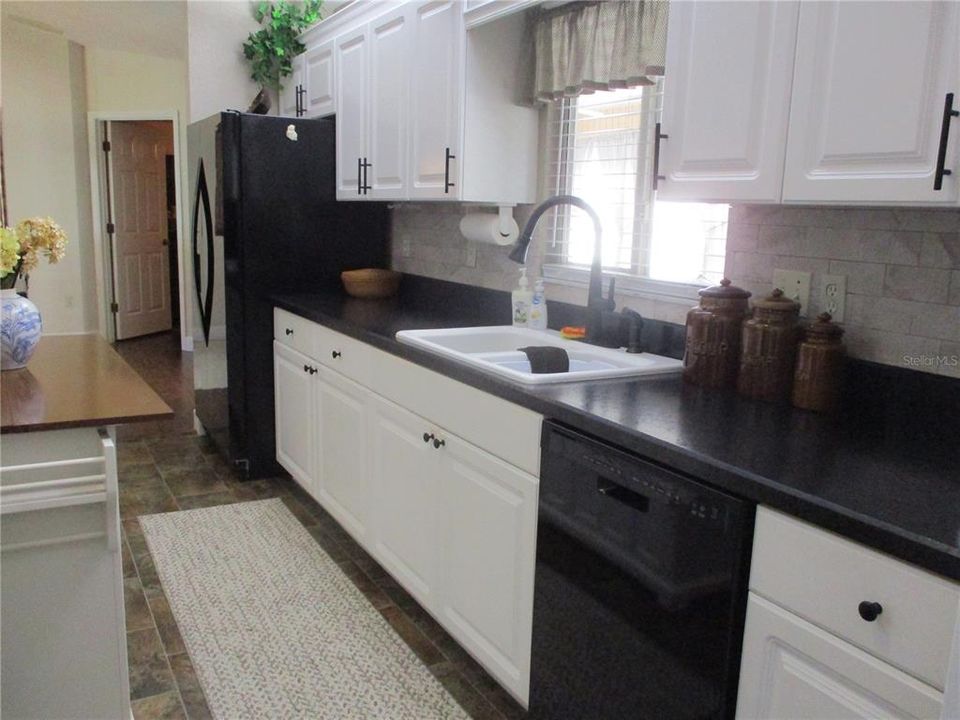 For Sale: $249,000 (2 beds, 2 baths, 1678 Square Feet)