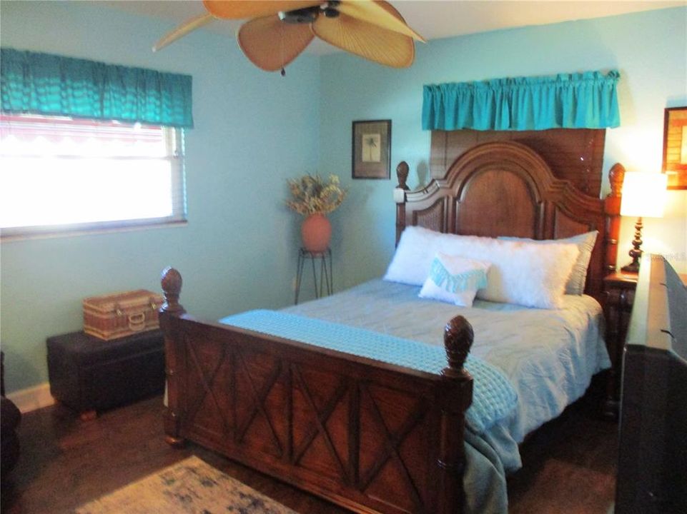 For Sale: $249,000 (2 beds, 2 baths, 1678 Square Feet)