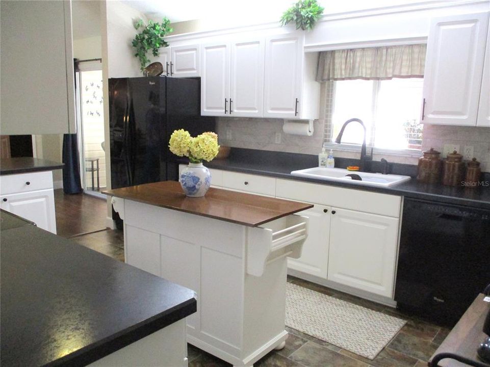 For Sale: $249,000 (2 beds, 2 baths, 1678 Square Feet)