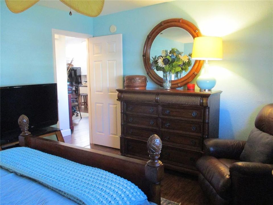 For Sale: $249,000 (2 beds, 2 baths, 1678 Square Feet)
