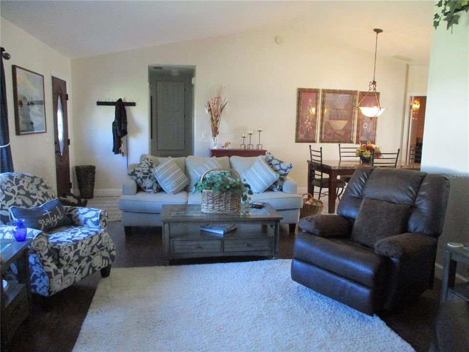 For Sale: $249,000 (2 beds, 2 baths, 1678 Square Feet)