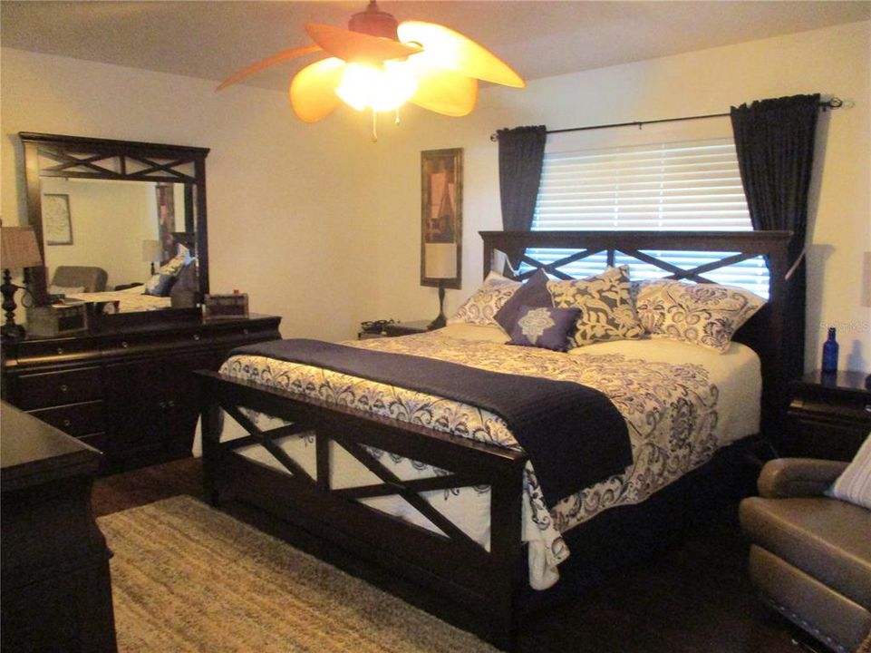 For Sale: $249,000 (2 beds, 2 baths, 1678 Square Feet)