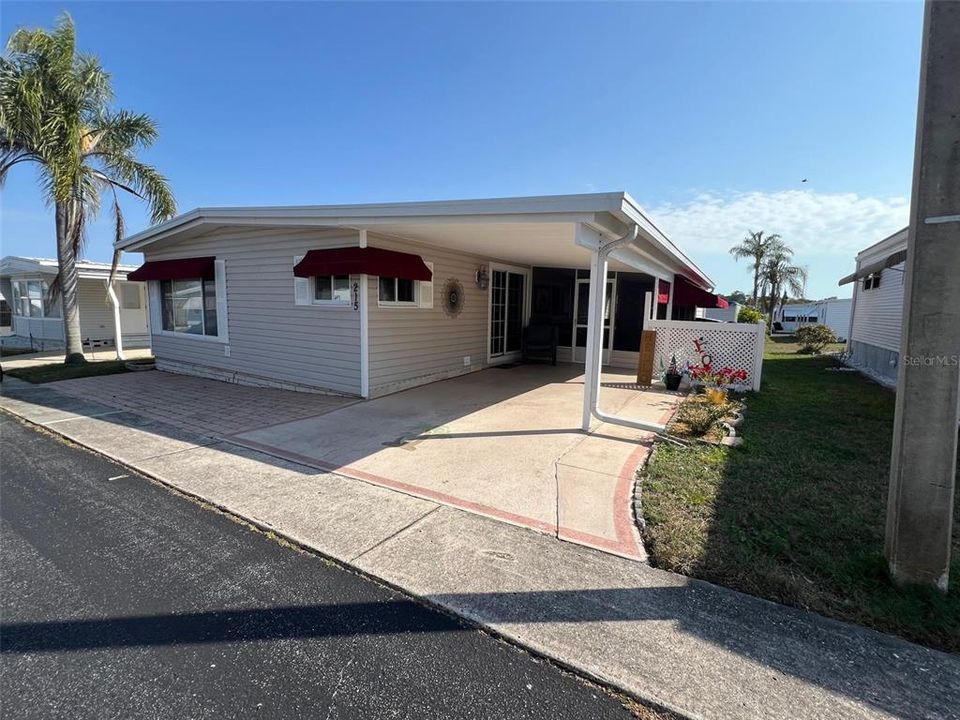 For Sale: $144,900 (2 beds, 2 baths, 1056 Square Feet)